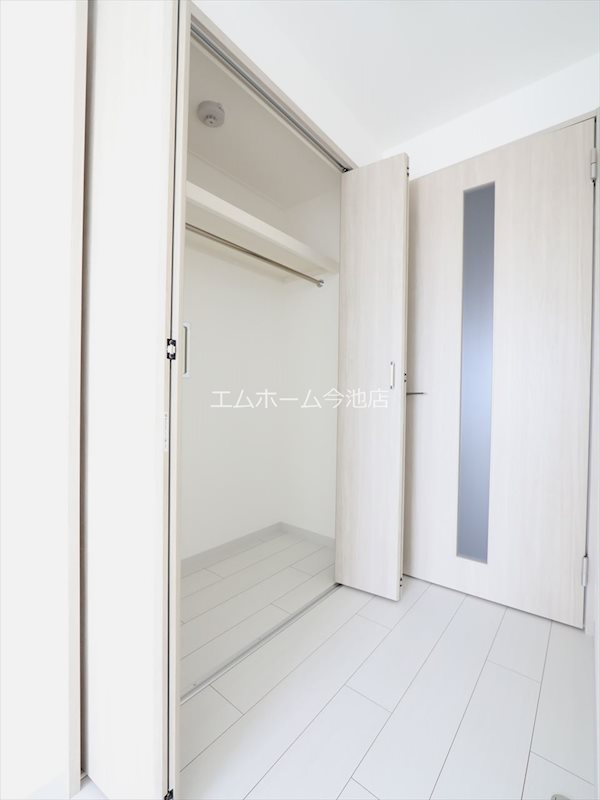 THE RESIDENCE SAKURAYAMA WEST 収納