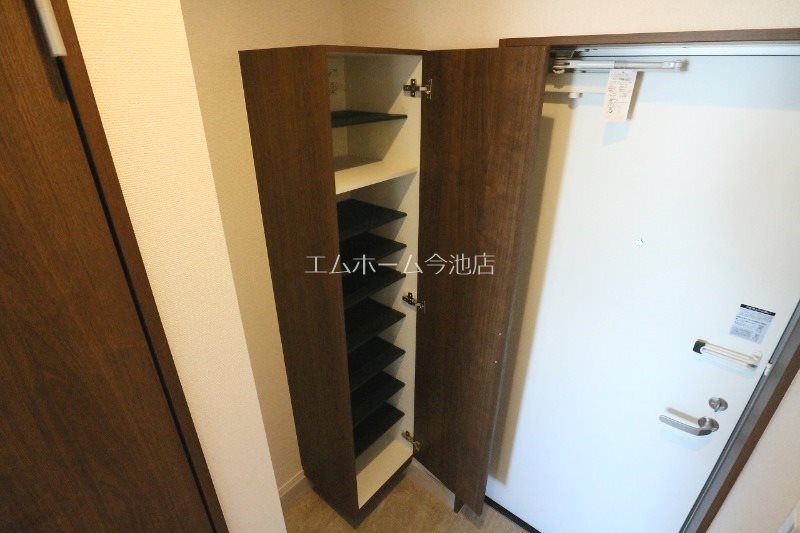 REGALEST廿軒家（ニジッケンヤ） 玄関