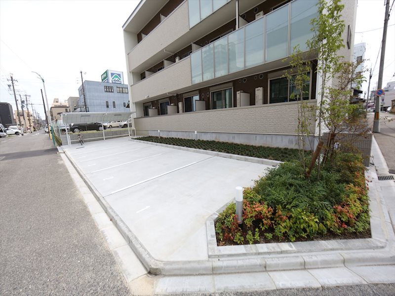 アムール千原 駐車場