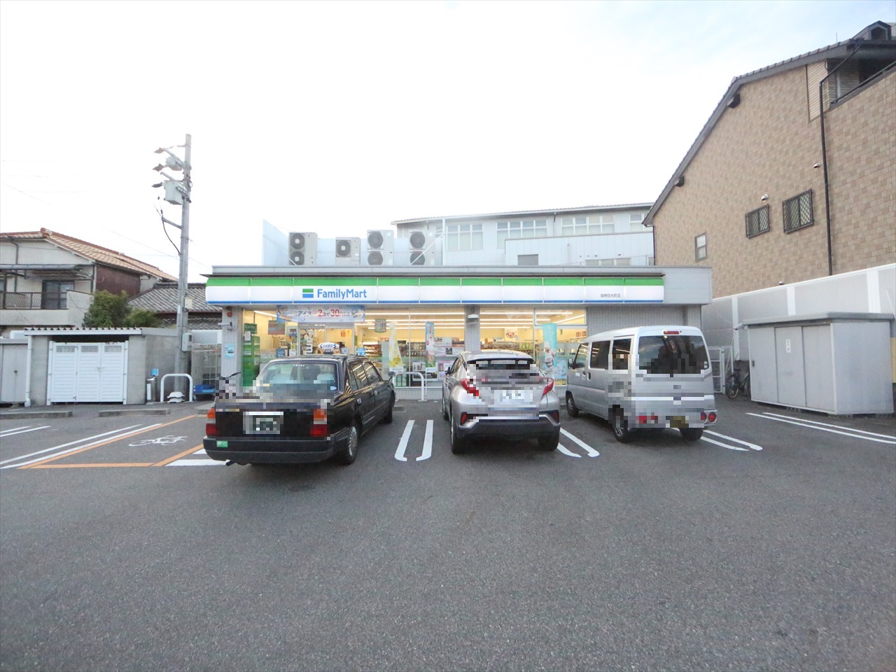 アーバンコート堀田 コンビニ