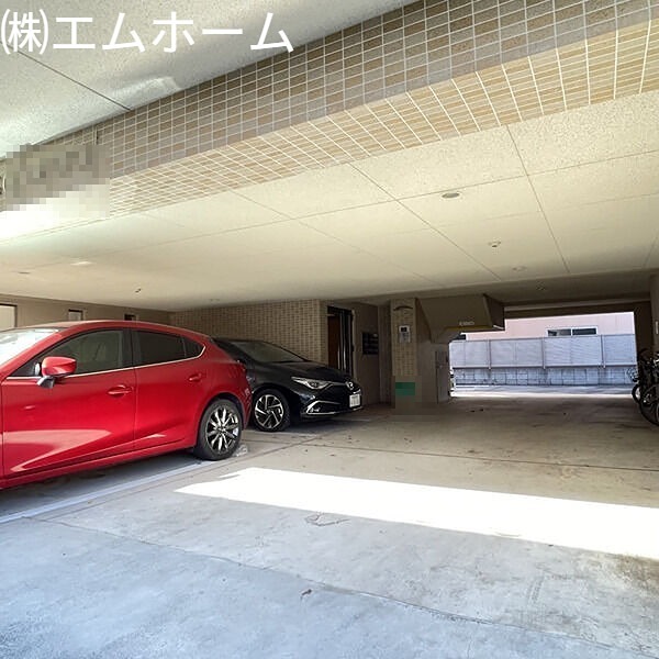 ALLGO GRATO 駐車場