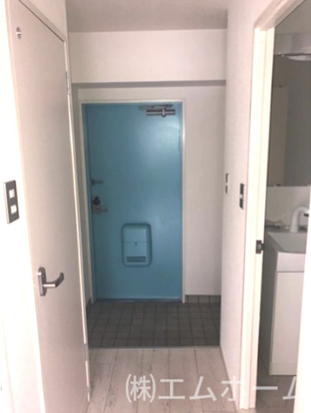MOWAビル 玄関