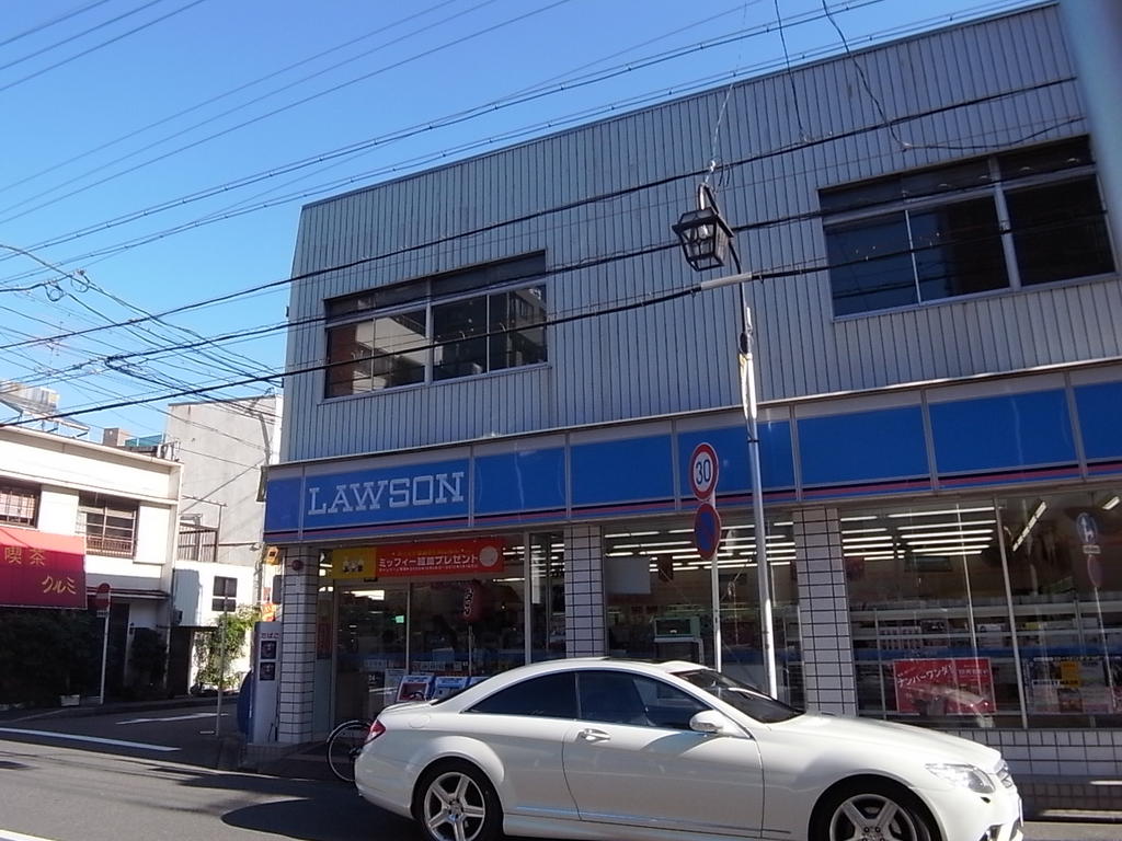 プレサンス鶴舞ファースト コンビニ
