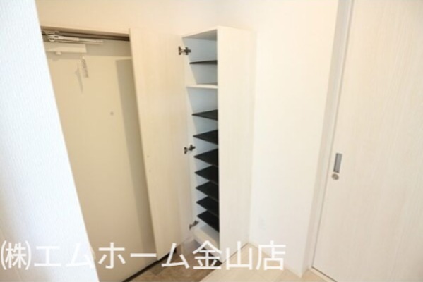 Grandtic Moralis N 玄関