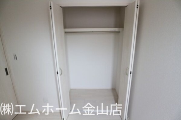 Grandtic Moralis N 収納