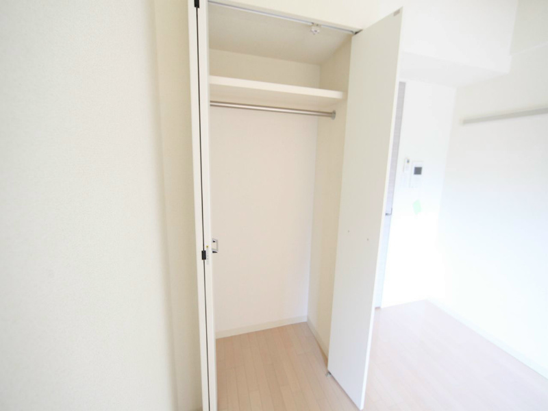 プレサンス泉アーバンゲート 収納