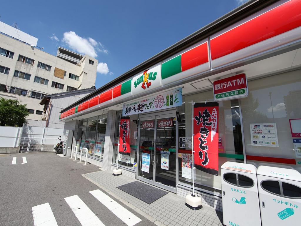 ＡＸＩＳ桜通内山 コンビニ