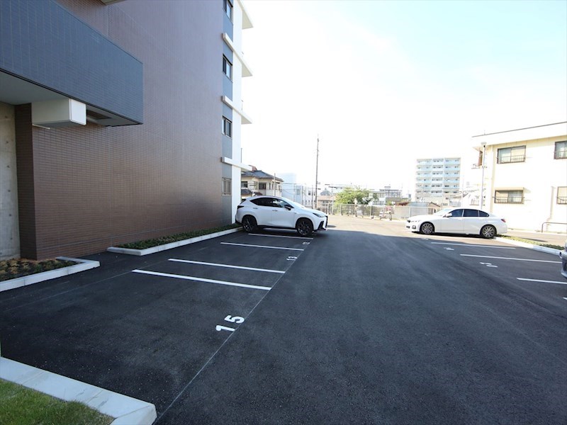 リアレクト白壁 駐車場