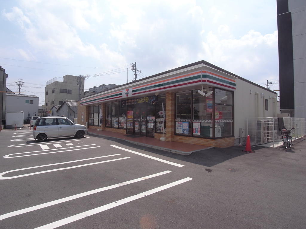 アピエス露橋 コンビニ