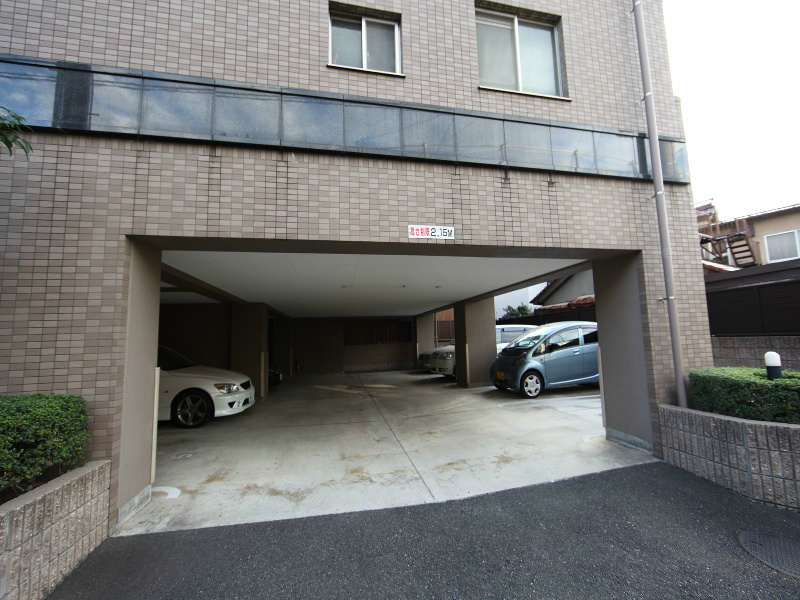 アピエス露橋 駐車場