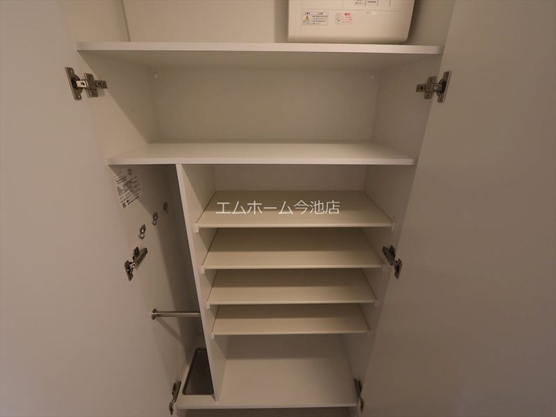 エスリード今池ルミナス 玄関
