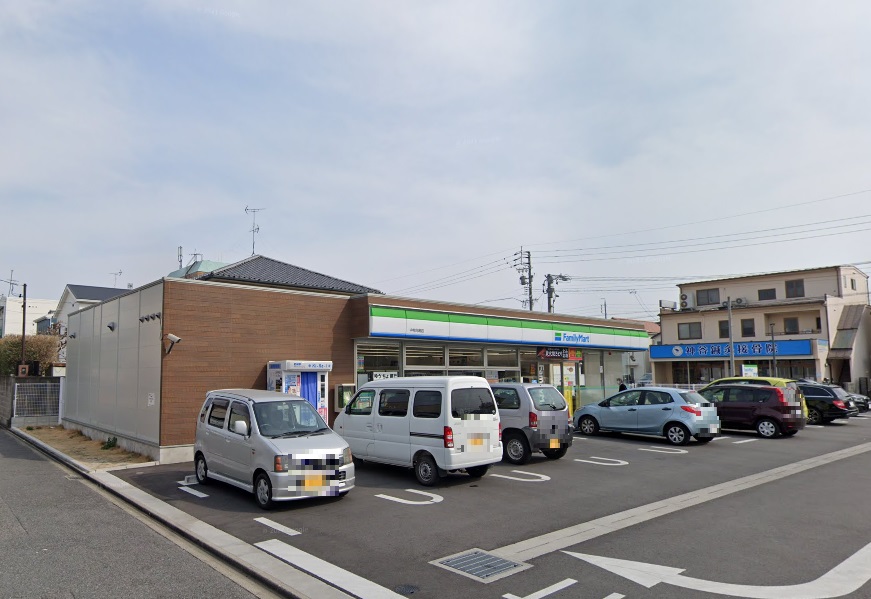 ハーモニーテラス中村公園 コンビニ