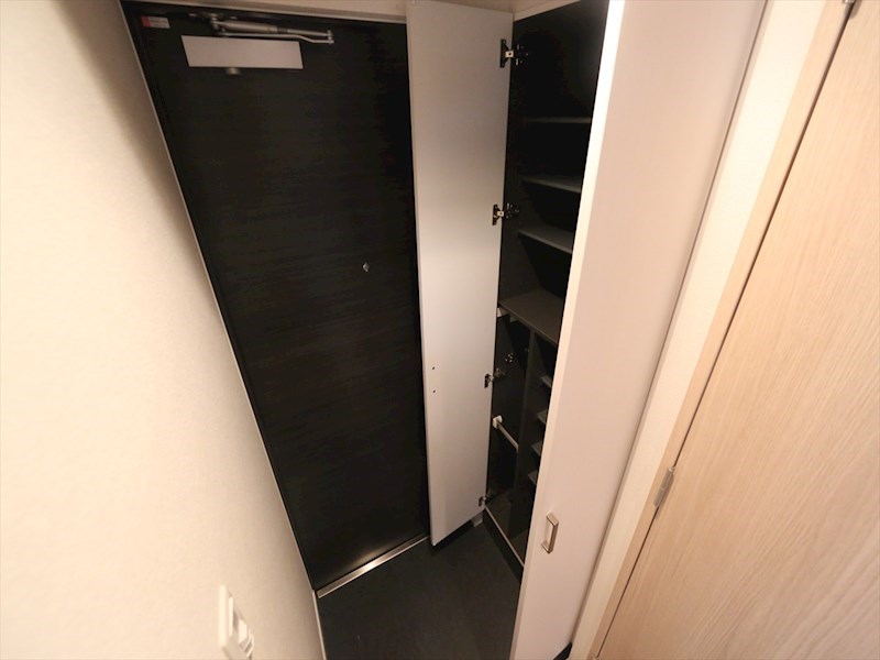 プレサンス丸の内雅風 玄関