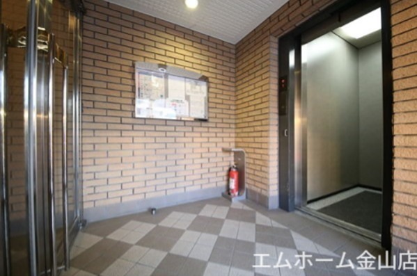 プロビデンス新瑞橋 エントランス