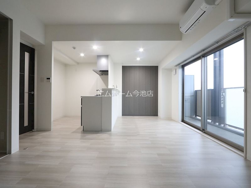 Adel Dorf 本郷 リビング