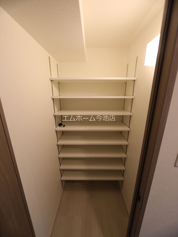 S-RESIDENCE高岳clarity 玄関