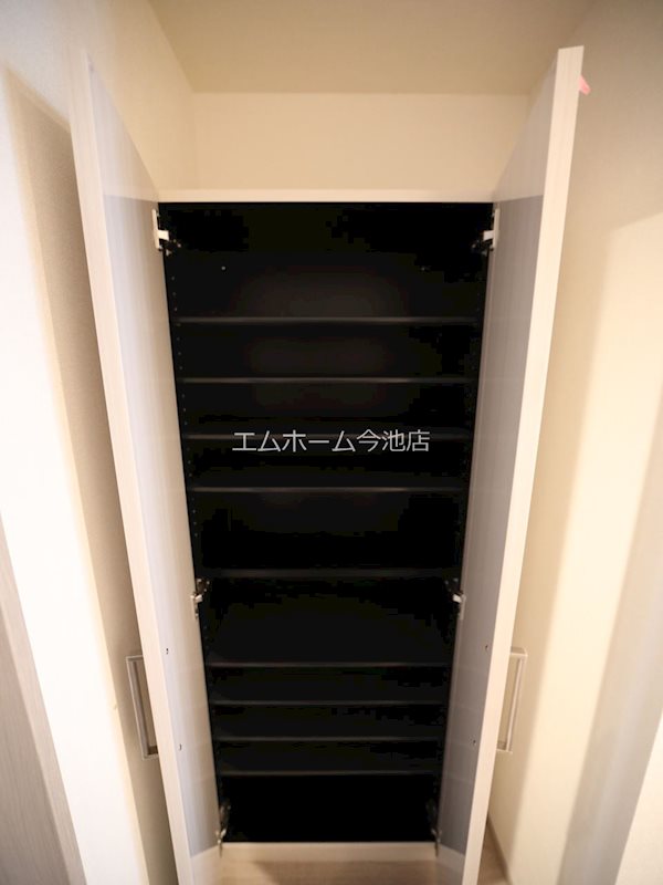 仮称）菊園町四丁目アパート 玄関