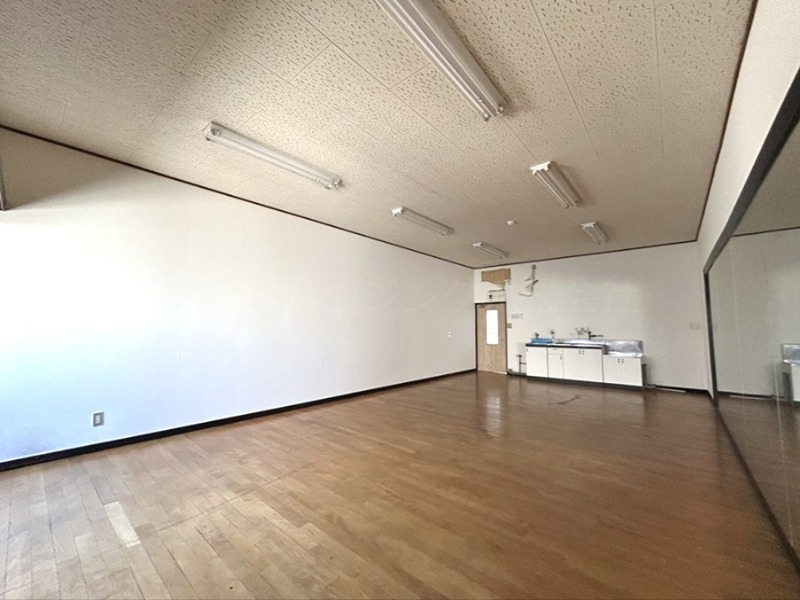 市川ビル 玄関