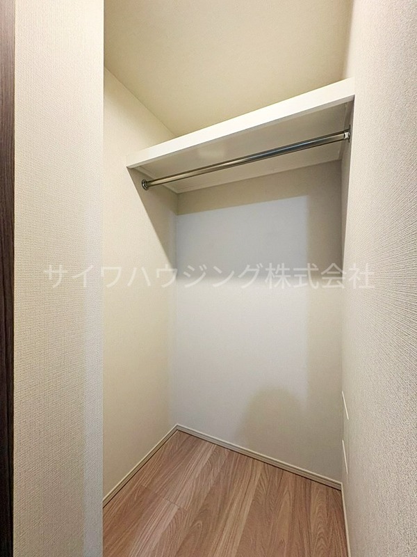 レーベン川口元郷Sta.Front 収納