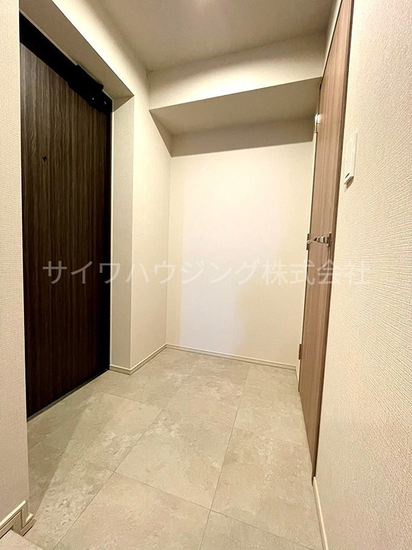 レーベン川口元郷Sta.Front 玄関
