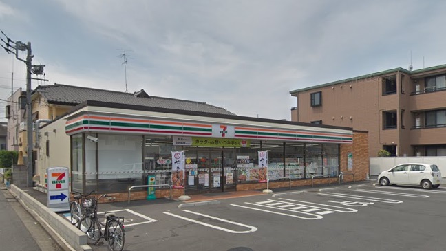 パインクレスト コンビニ