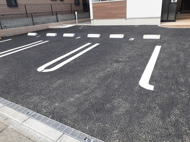 スプリングアイ 駐車場