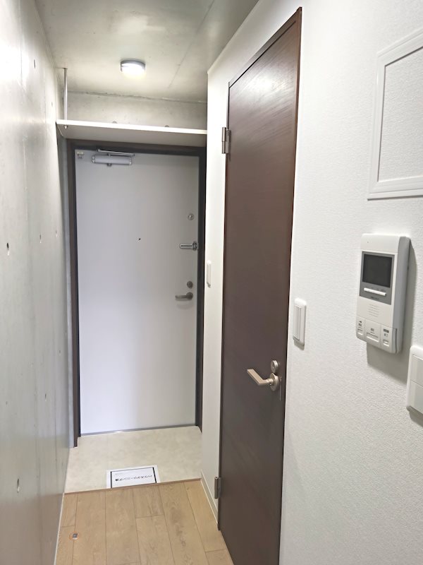 COCOFLAT北千住North 玄関