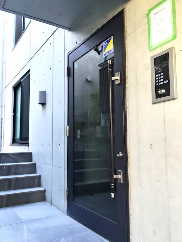 COCOFLAT北千住North エントランス