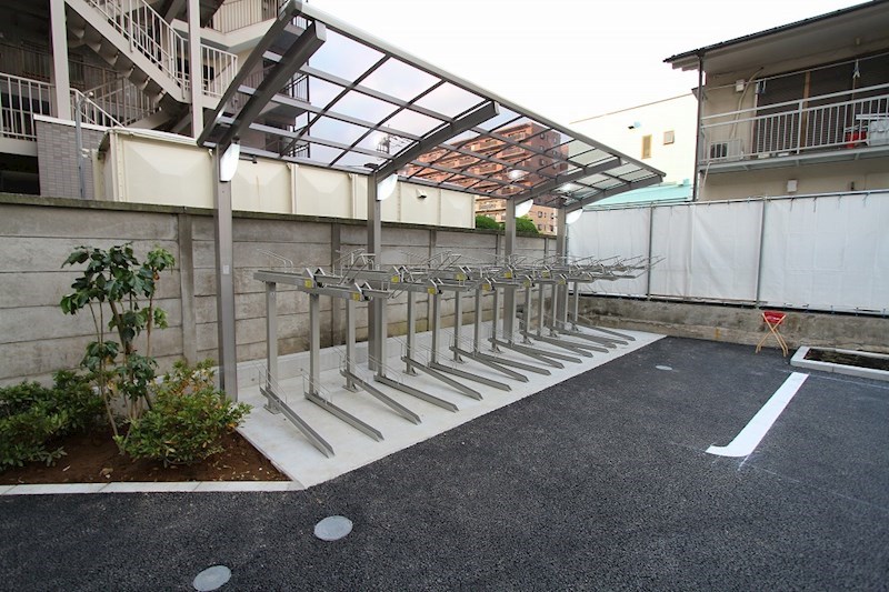 Elvita 駐車場