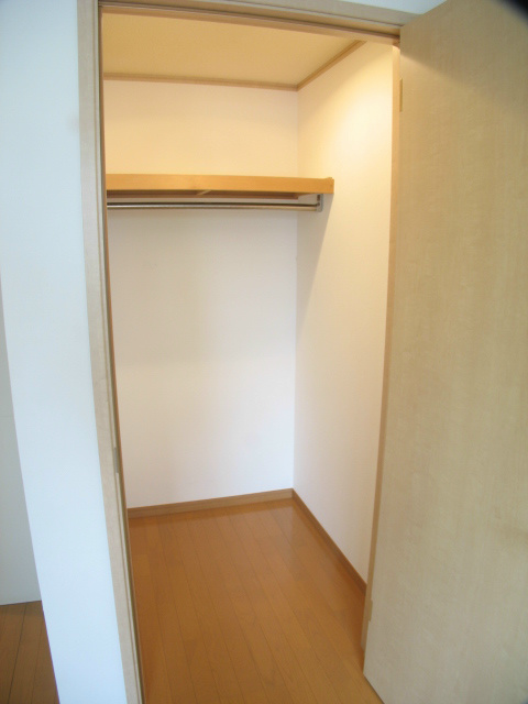 クレセント 収納