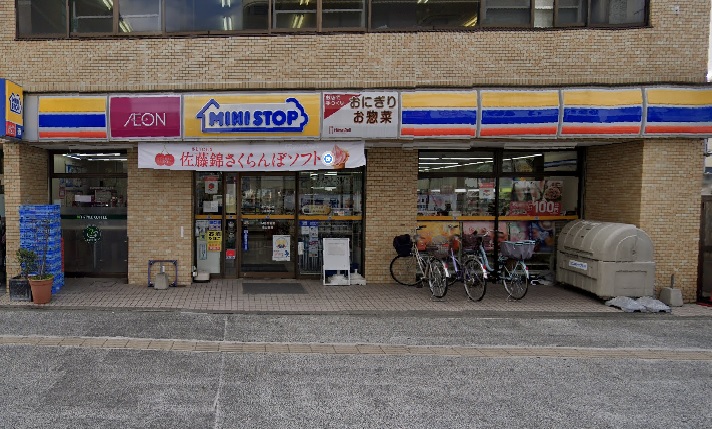 Ｒｅｂｅｒｔｙ北千住 コンビニ