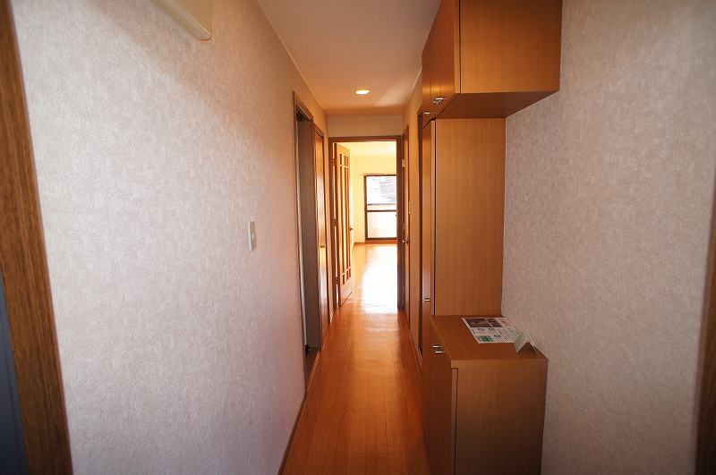 グランデュール北戸田 玄関