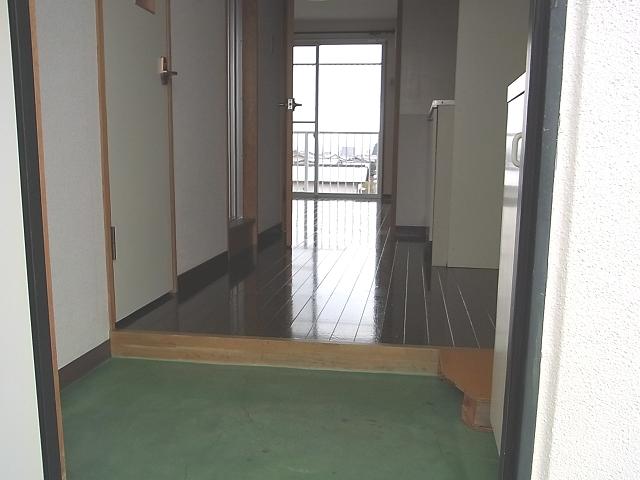 ラフォーレ本郷館 玄関