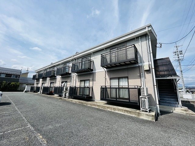 Surplus岡田 駐車場