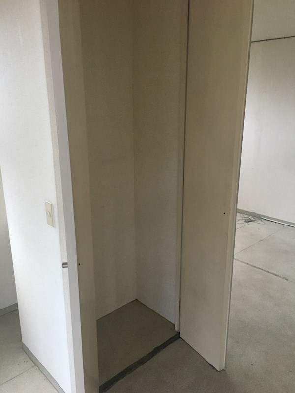 コーポ原　1階貸店舗 収納