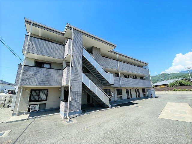 クリスタル萬月 外観