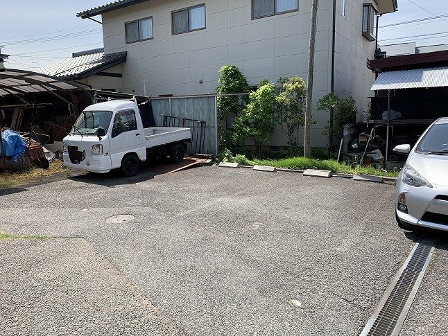M.Breyton 駐車場