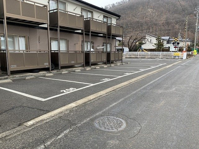 Surplus dix 駐車場
