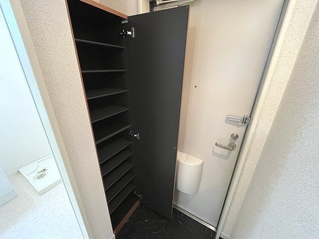 ラフィーネレゾンB棟 収納