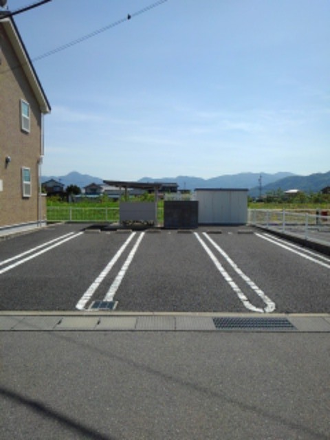 ベルヴィル 駐車場