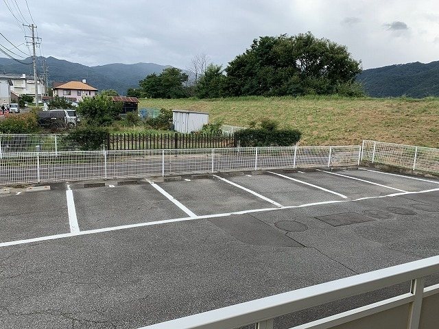 プリマリア60 駐車場