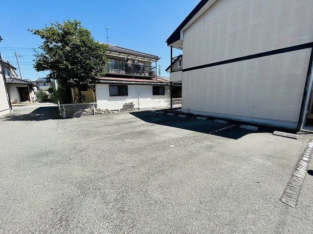 ストーク稲葉　B棟 駐車場