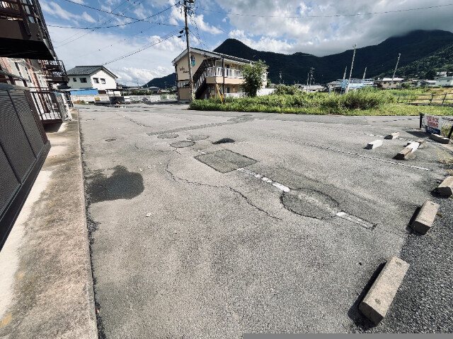 Surplus Avenir 駐車場