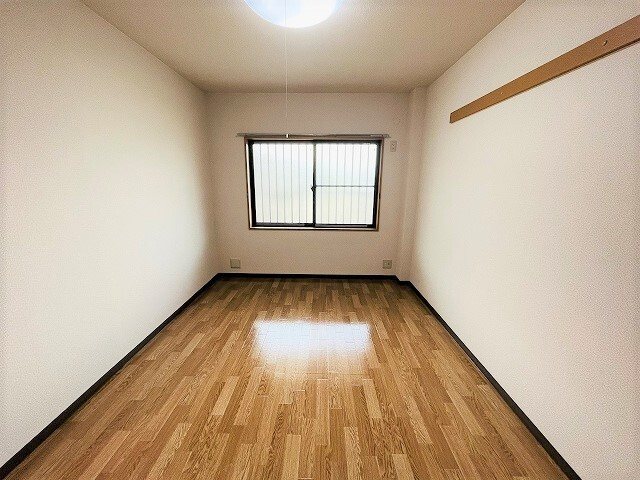 サプリング上山田A ベッドルーム