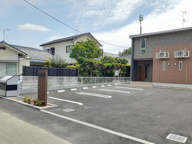 ル・フランⅡ 駐車場