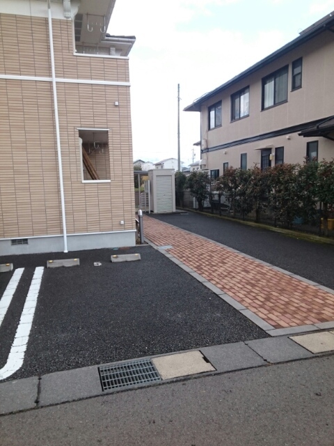 フィオーレＭ 駐車場