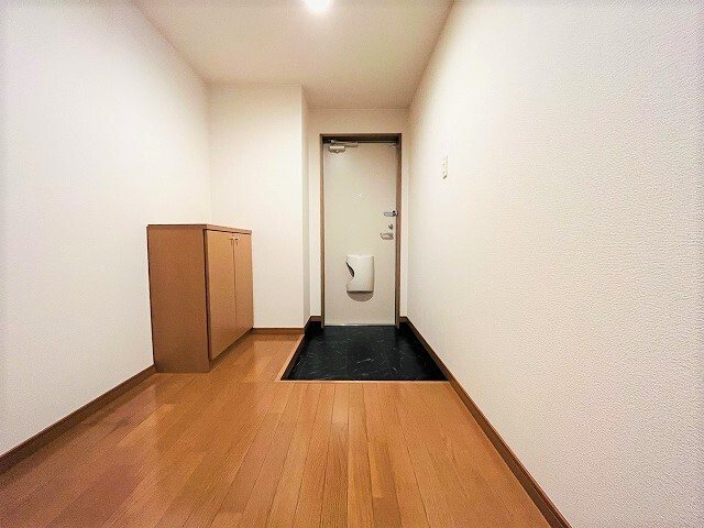 グランデール多田 玄関