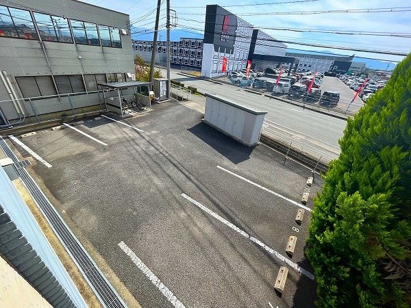 EXCIMA 駐車場