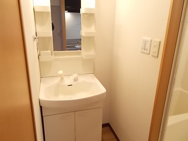 サプリング上山田B 洗面所