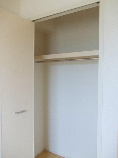グランディア　オカ 収納